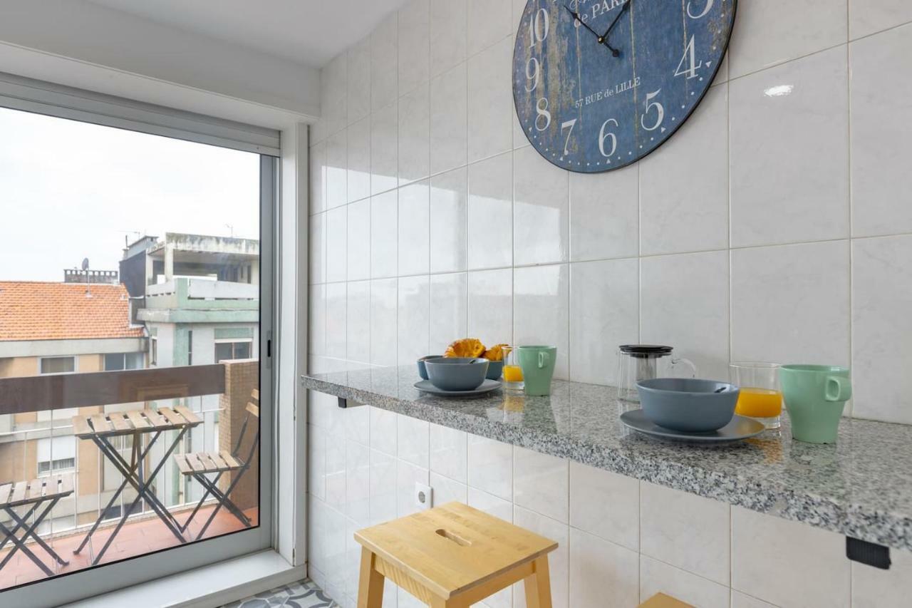 Trindade Sunny Downtown Apartment With Balcony & Ac Porto Exterior foto