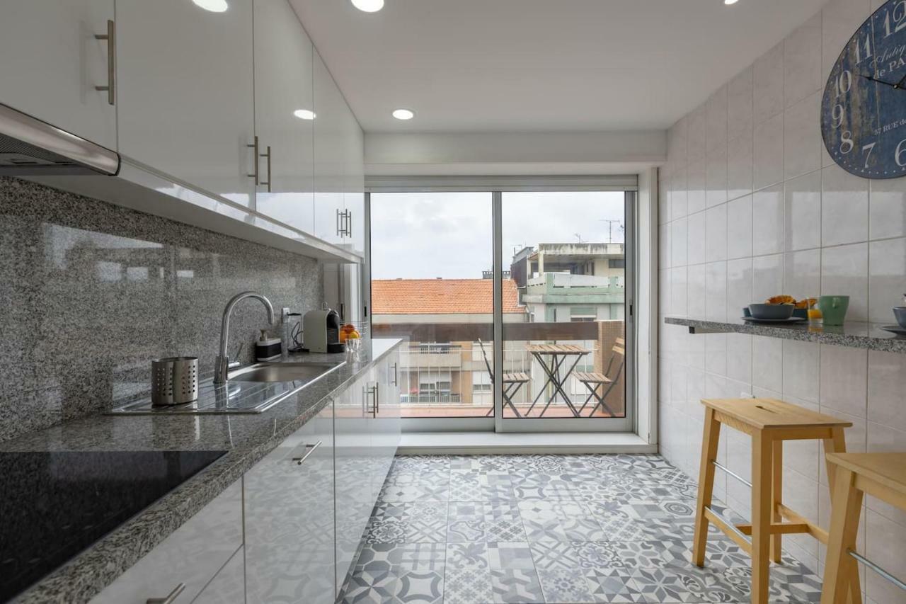 Trindade Sunny Downtown Apartment With Balcony & Ac Porto Exterior foto