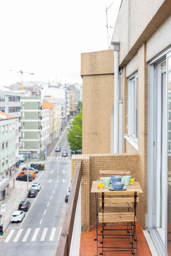 Trindade Sunny Downtown Apartment With Balcony & Ac Porto Exterior foto